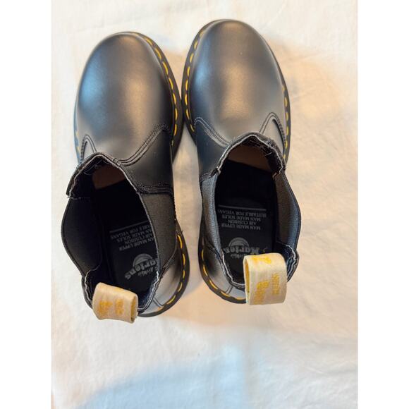 NEW-Dr Martens 2976 Chelsea Boots -Black Leather-Size 6W or 5M - Picture 15 of 15